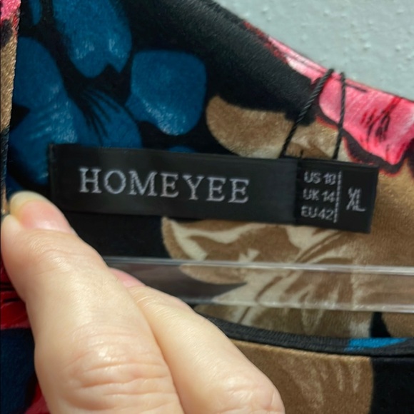 Floral Sleeveless Dress - Black and Pink - Picture 5 of 7